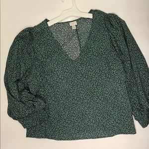 NWOT Simple greenery pattern blouse